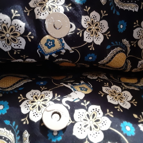 Vera Bradley Handbag - Picture 7 of 8